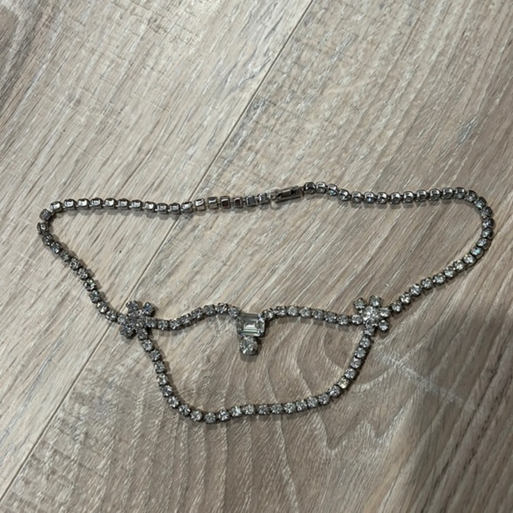 Gorgeous vintage choker wore‎ it to prom